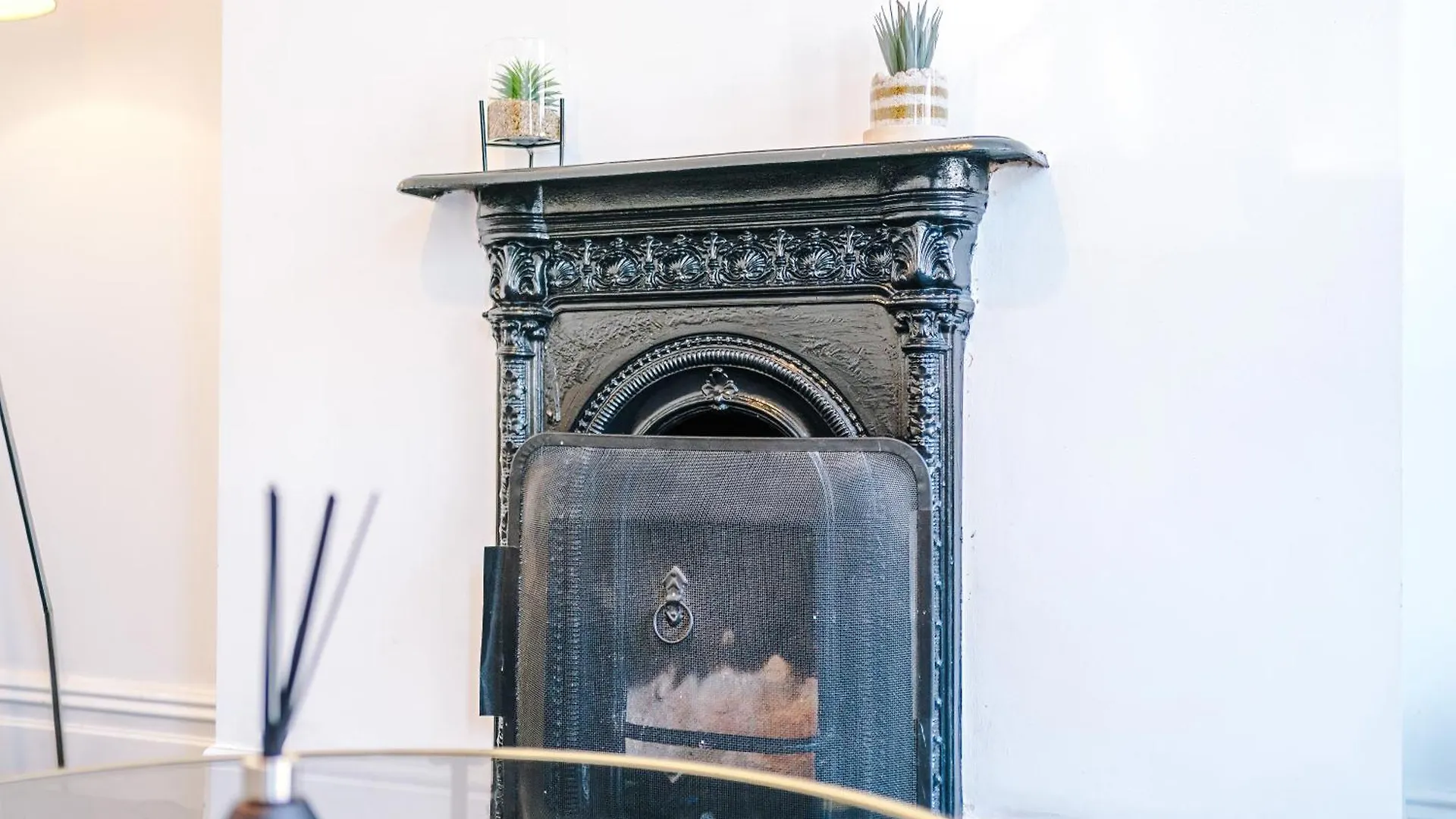Stylish 3 Bed Home In Sheffield By Eason Stays, Ideal For Weekend Getaways & Business Travellers, With Pool Table & Free Parking Nether Edge 0*,  Egyesült Királyság