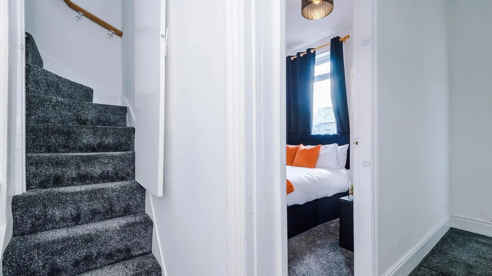 Stylish 3 Bed Home In Sheffield By Eason Stays, Ideal For Weekend Getaways & Business Travellers, With Pool Table & Free Parking Nether Edge 0*,
