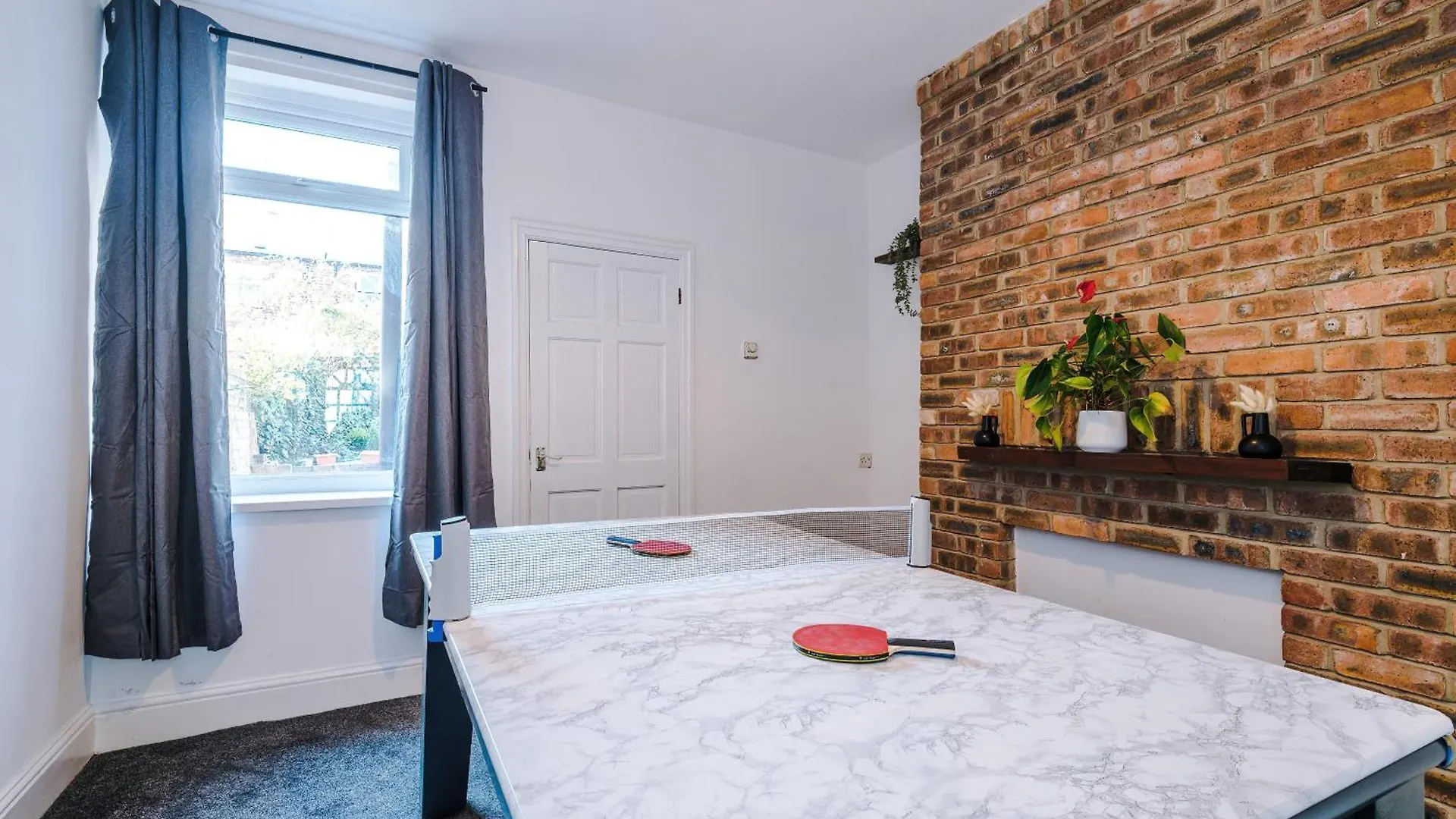Stylish 3 Bed Home In Sheffield By Eason Stays, Ideal For Weekend Getaways & Business Travellers, With Pool Table & Free Parking Nether Edge