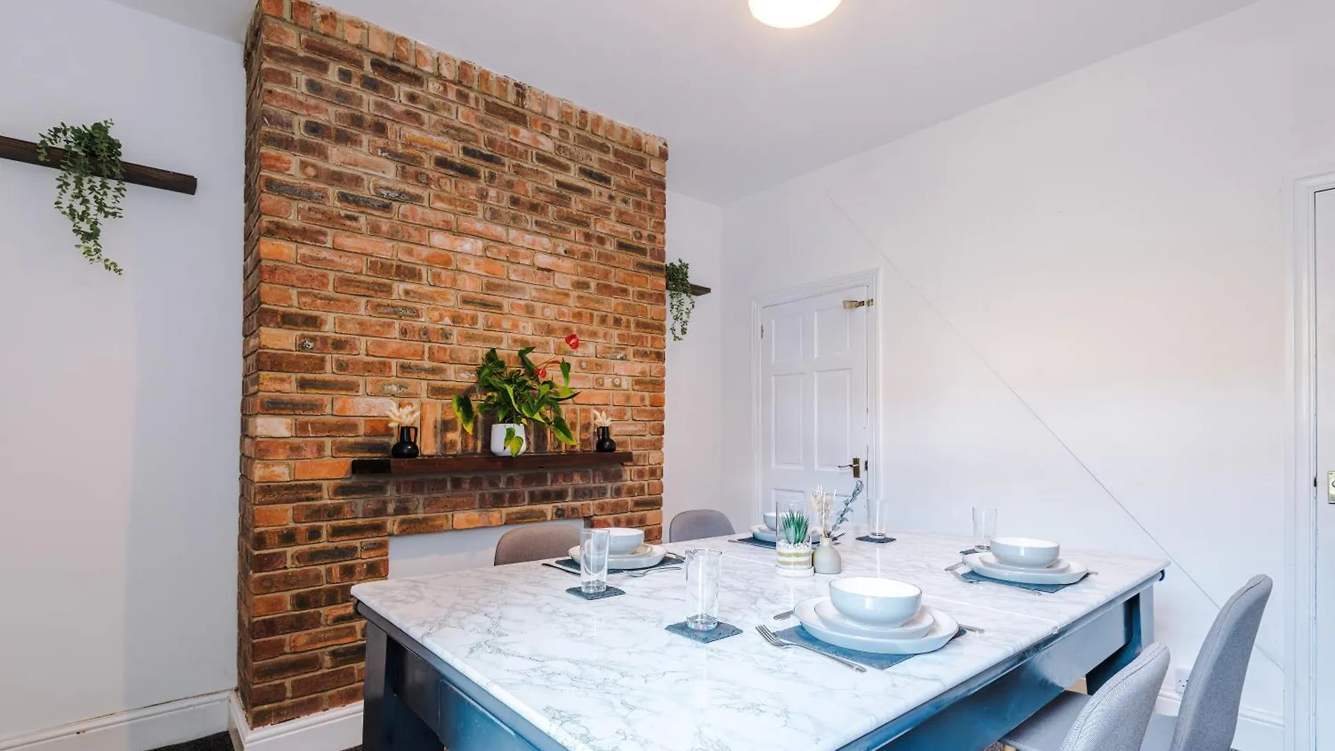 Stylish 3 Bed Home In Sheffield By Eason Stays, Ideal For Weekend Getaways & Business Travellers, With Pool Table & Free Parking Nether Edge 0*,  Egyesült Királyság
