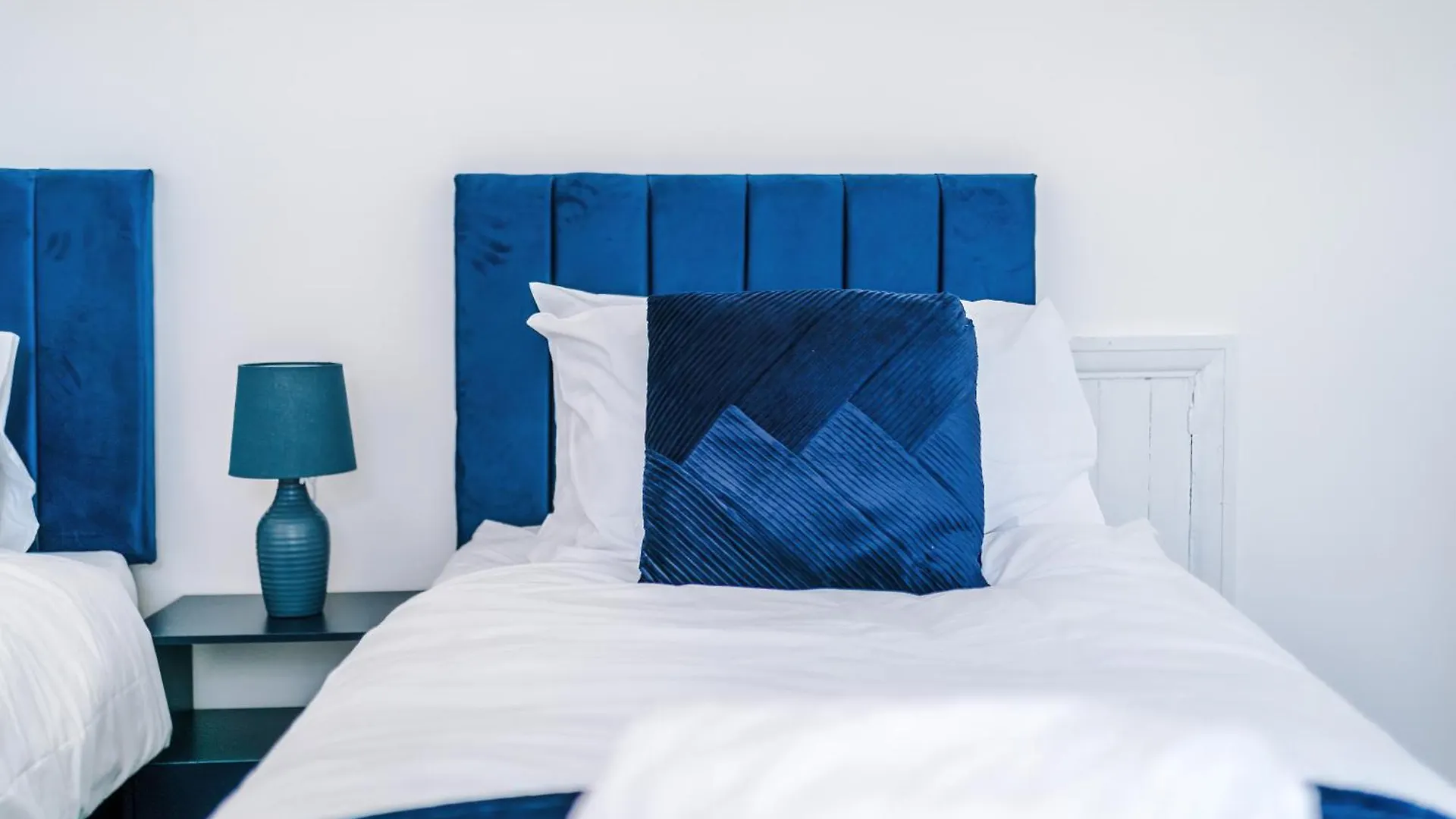 Stylish 3 Bed Home In Sheffield By Eason Stays, Ideal For Weekend Getaways & Business Travellers, With Pool Table & Free Parking Nether Edge 0*,